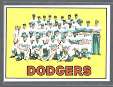 Los Angeles Dodgers 1967 Topps Baseball Team Card #503 (SET BREAK) (B)