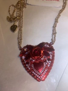 BETSEY JOHNSON W/HEART & ROSE/ NECKLACE 0BE MINE” 18” - Picture 1 of 6