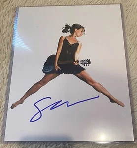 8x10 photo Bangles Singer Susanna Hoffs Hand Signed - Picture 1 of 2