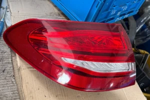 Original Mercedes-Benz Clase C W205 Luz Trasera Izquierda Exterior - Imagen 1 de 3