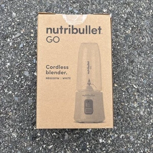 Nutribullet Pro 900 Watt Personal Blender New In Box! NB50301W - Picture 1 of 4