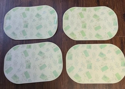 (4) Corning Corelle Textured Leaves  Reversible Vinyl Placemat Set 7615596 - Image 1 of 4