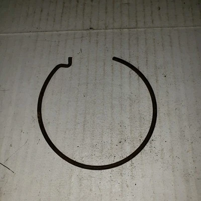 CLIP DE RESORTE DE LUZ TRASERA FORD MODELO T * Foto 1 de 2