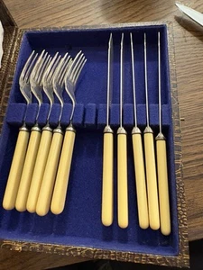Victorian Silver Plate EPNS Fish Serving Set Bakelite Handles 12 Pieces - Picture 1 of 21