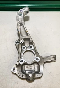 OEM Left Steering Knuckle - 2019-2024 GMC Sierra 1500 - GM 84453668 Genuine - Picture 1 of 2