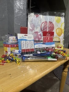 Birthday Decorations Lot - Picture 1 of 10