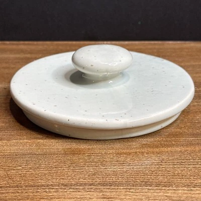 McCoy Pottery Bean Pot Replacement Lid 1421 Cream Brown Speckled Blue Glaze - Image 1 of 4