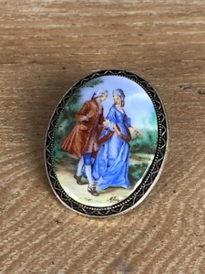 Vintage Victorian Courting Couple Fine Bone China Ladies Brooch - Picture 1 of 3
