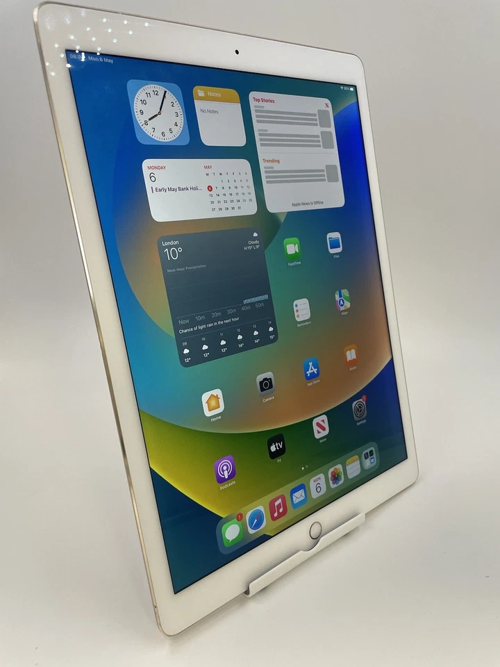 Apple iPad Pro 1st Gen 12.9" 2015 A1584 32GB Wi-Fi Gold IOS Tablet - Image 1 of 4