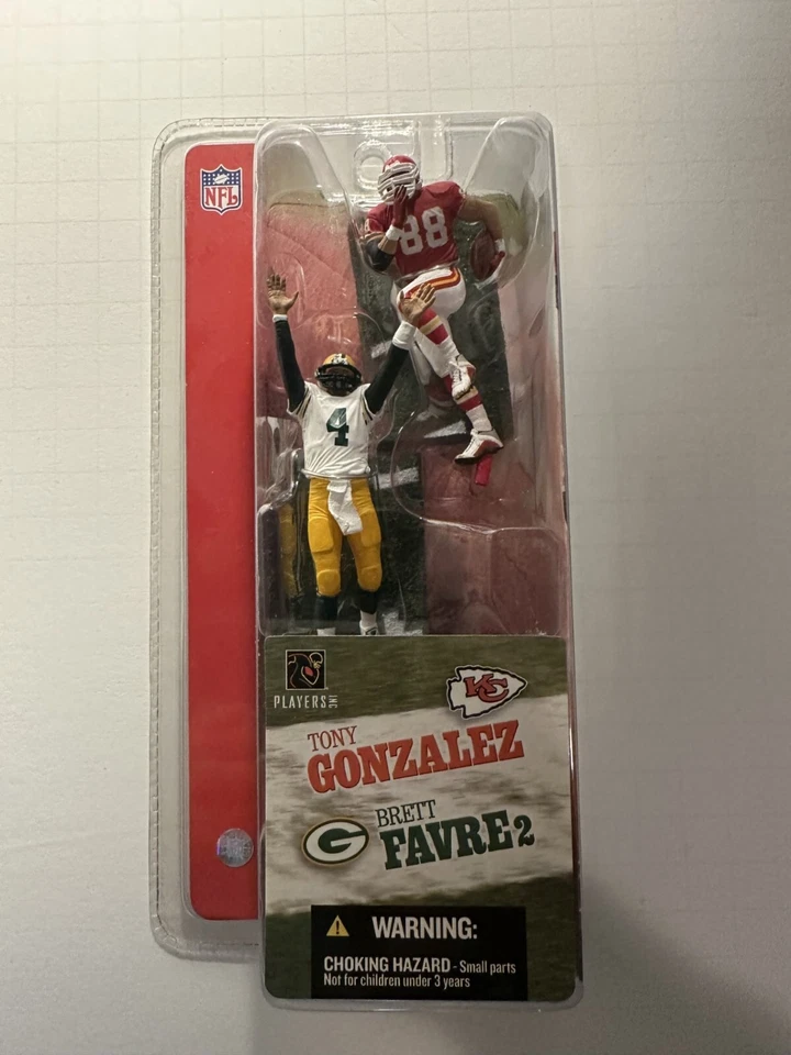 2004 McFarlane Toys NFL 3 Inch Tony Gonzalez Chiefs - Brett Favre 2 Packers
