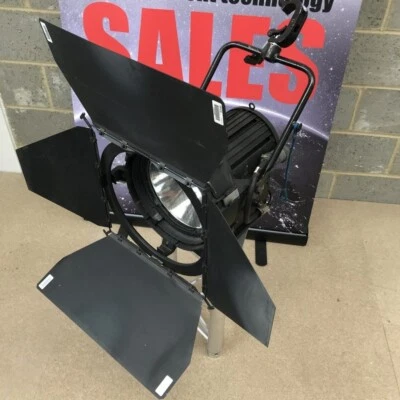 ARRISUN 1200w Package of 2x Vintage Lights, In Case, Used - Image 1 of 4