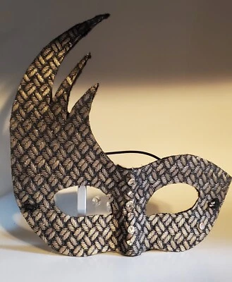 Máscara de Mardi Gras hecha a mano de cuero negro y dorado, cosplay Foto 1 de 4