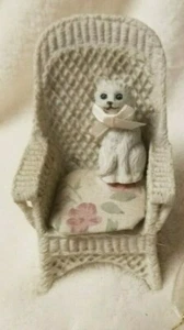 SILLA DE MIMBRE VINTAGE Midwest Importers of Cannon Falls con adorno de gato cerámica - Imagen 1 de 5