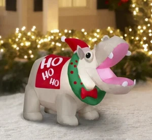 Corona inflable Moo-Deng de patio de Navidad soplada por aire de hipopótamo festivo de 3,5 pies - Imagen 1 de 5