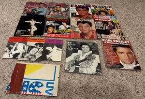 Lotto 13 Elvis Presley Rivista Collezionisti Poster Omaggio TV Speciale Souvenir - Foto 1 di 4