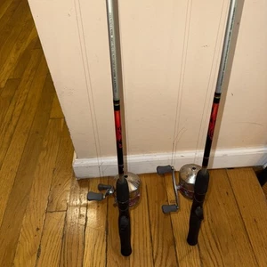 Zebco 33 Spincast Reel and Fishing Rod Authentic Combo 6-Foot 2-Piece - Picture 1 of 4
