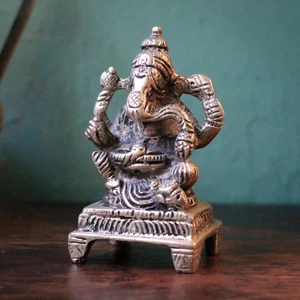 Kleine Vintage Ganesh Metallguss Figur auf Sockel, silberfarbene hinduistische Gottheit Statu - Bild 1 von 7