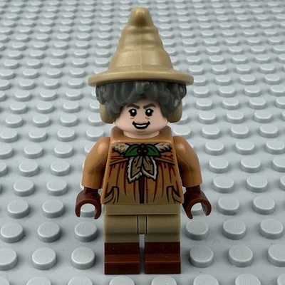 LEGO Professor Pomona Sprout Minifigure Dirty Cloak Dark Tan Legs hp270 - Image 1 of 4
