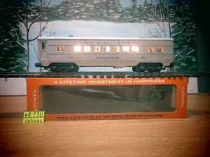 Lionel Lines Postwar 2421 Lighted Maplewood Passenger Car W/REPRODUCTION BOX - Picture 1 of 12