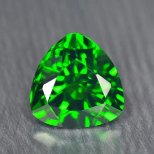 0.88Ct Stunning VVS Clarity Unheated Chrome Diopside ,Russia - Picture 1 of 1