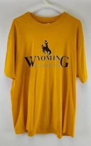 T-shirt vintage Wyoming Cowboys punto singolo Hanes 50/50 gialla NCAA taglia XL USA - Foto 1 di 9