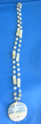 Collar de colección ágata tallada mexicana con imagen de cara de sol azteca con bisel tono dorado Foto 1 de 4