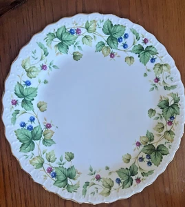 Sockel Kuchenständer Blumen Efeu Motiv Gold Scalloped Trim Japan Andrea Sadek - Bild 1 von 8