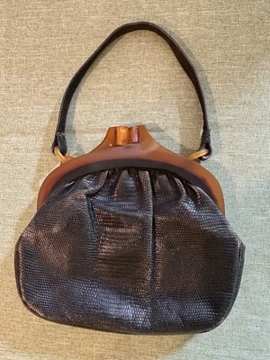 Bolso sin asas de cuero vintage con cierre de baquelita correa de cuero Foto 1 de 4