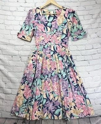 Vestido Primavera Años 80 Floral Cintura Caída Cottagecore Botón Frontal Midi Sweetheart 11 Foto 1 de 4