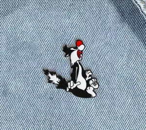 SYLVESTER THE CAT - LOONEY TUNES - WARNER BROS METAL BADGE - FREE POST Style B - Picture 1 of 7