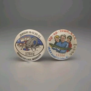 VTG, Collectible 1982 & 1989 tip-up town pins Houghton Lake Michigan - Picture 1 of 5