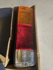 Conjunto de lámpara trasera izquierda 81560-60110 - FJ40 Land Cruiser - Nuevo - Imagen 1 de 2