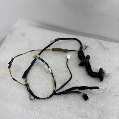 Chicote de fios usado para porta traseira Toyota Prius 2004-2009 fabricante de equipamento original 82153-47070 - Imagem 1 de 4