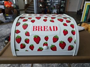 Retro Style Very Berry Stahl Brotkasten - Erdbeer gemustert - Bild 1 von 5