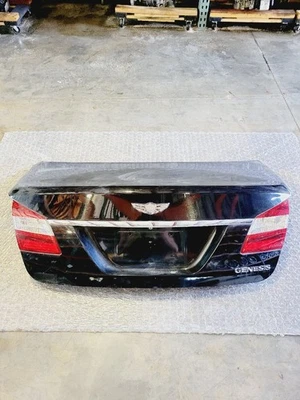 2012-2014 现代 Genesis 轿车后后备箱盖 - 幻影黑色 * 带相机 * — 第 1/4 张图片