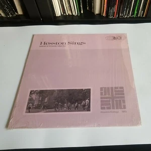 Hesston College Choir - Hesston Sings 12" VG+ Vinyl LP 1973 Newton, Kansas - Imagen 1 de 12