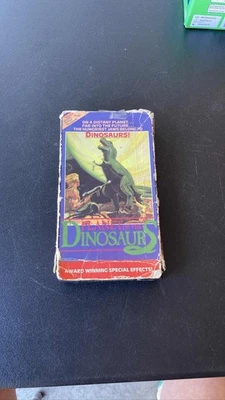 Planet of the Dinosaurs VHS 1977 Sci-Fi Adventure Film Vintage Media Foto 1 de 4