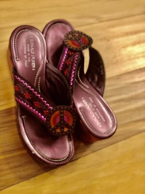 Sandália plataforma Donald J. Pliner Couture SIDRA couro metálico placa de paz 8 - Imagem 1 de 4