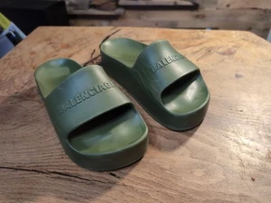 Balenciaga Damen klobige Pantoletten Sandalen in Khaki Grün mit Logo-Größe 7 - Bild 1 von 6