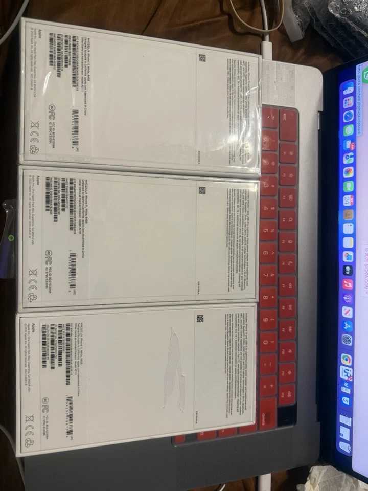 Lot of 3 Brand New iPhone 11 64gb White Cricket Wireless - Image 1 of 4