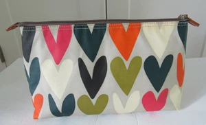 Caroline Gardner Kosmetiktasche mit geschichteten Herzen - Bild 1 von 7
