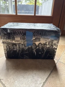 Law and Order: The Complete Series Seasons 1-20 (DVD 2011, 104-Disc Box Set) - Imagen 1 de 8