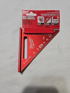 Herramienta Milwaukee 4-1/2 pulgadas Trim Square MLSQ040 ¡Nuevo! - Imagen 1 de 2