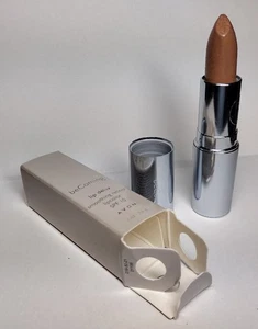 avon wird lip delux glättendes Retinol Lippenfarbe LSF 10 Blüte - Bild 1 von 9