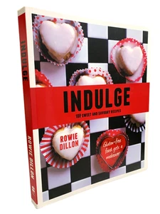 Libro de cocina Indulge 100 recetas dulces y saladas de Rowie Dillon COMO NUEVO - Imagen 1 de 9
