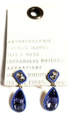 Pendientes colgantes de cristal de resina Anthropologie en latón chapado en oro azul marino nuevos con etiqueta Foto 1 de 4