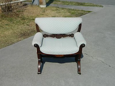 Silla de tocador con base camilla victoriana de nogal Foto 1 de 4