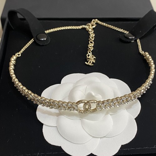 Collana CHANEL Corta CCS Swarovski Forma Foglia Metallo Oro Chiaro con Cristallo 24C