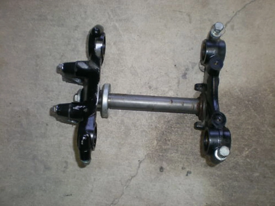 Árboles de horquilla superior e inferior Kawasaki KE 100 B KE100 1993 Foto 1 de 1