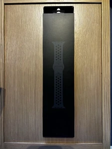 NEW Apple Watch Nike Sport Band – Space Black Stainless Steel Pin – 40mm - Photo 1 sur 2
